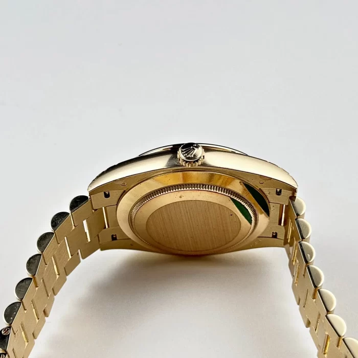 Rolex Day-Date 228348RBR Yellow Gold Green Roman Numeral Dial Diamond Bezel (2024) - 图片 6