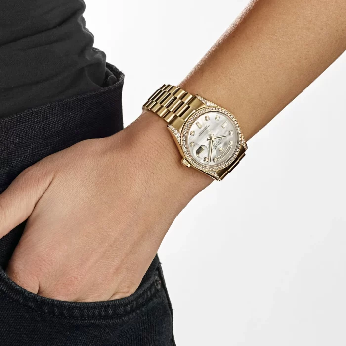 Rolex Day-Date 118388 Yellow Gold White Mother of Pearl Dial Diamond Bezel - 图片 7