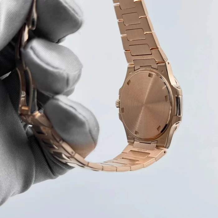 Patek Philippe Nautilus 7011/1R-001 Rose Gold Silver Dial - 图片 5
