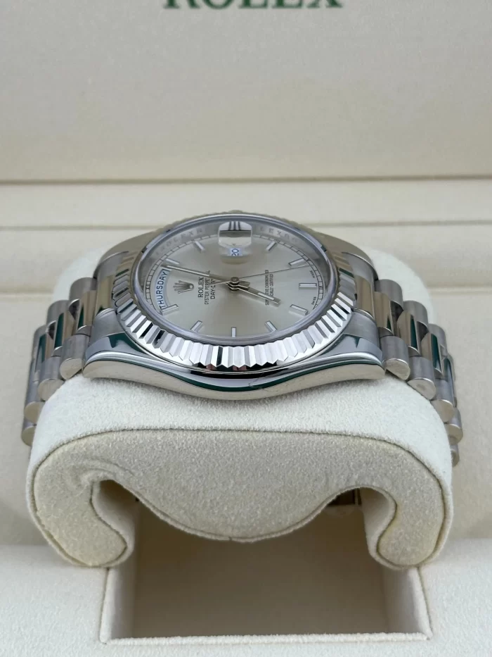 Rolex Day-Date II 218239 White Gold Silver Dial (2022) - 图片 3