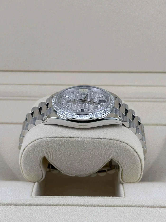 Rolex Day-Date 228396TBR Platinum Diamond Bezel Diamond-Paved Dial (2023) - 图片 3