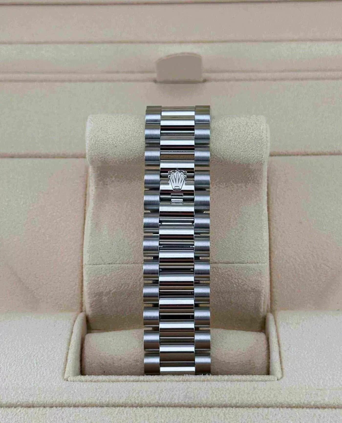 Rolex Day-Date 228396TBR Platinum Diamond Bezel Diamond-Paved Dial (2023) - 图片 5