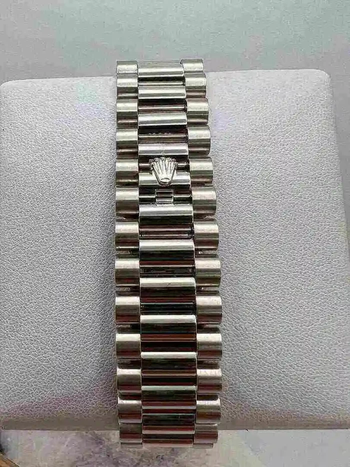 Rolex Day-Date 228396TBR Platinum Olive Green Dial Diamond Bezel - 图片 5