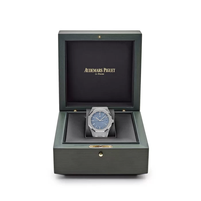 Audemars Piguet Royal Oak 77353BC.GG.1263BC.01 Selfwinding Frosted White Gold Light Blue Dial - 图片 5