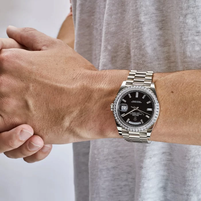 Rolex Day-Date 228349RBR White Gold Diamond Bezel Black Dial - 图片 4