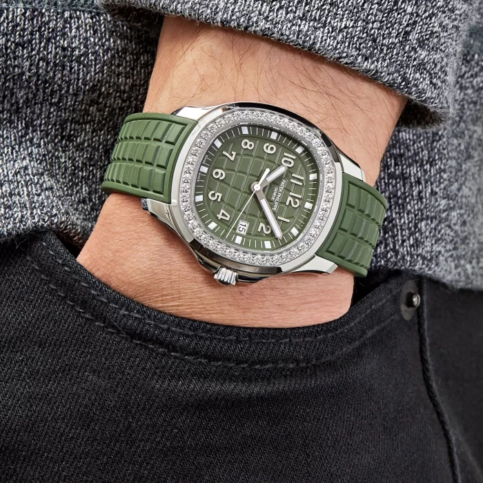 Patek Philippe Aquanaut Luce 5267/200A-011 'Ladies' Stainless Steel Green Dial Diamond Bezel - 图片 4