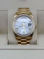 Rolex Day-Date 228348RBR Yellow Gold Diamond Bezel Silver Dial (2021) - 图片 2