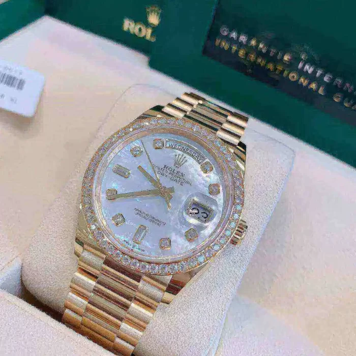Rolex Day-Date 36 Mother of Pearl Dial Gold Diamond Bezel Watch 128348RBR-0017 128348RBR - 图片 6