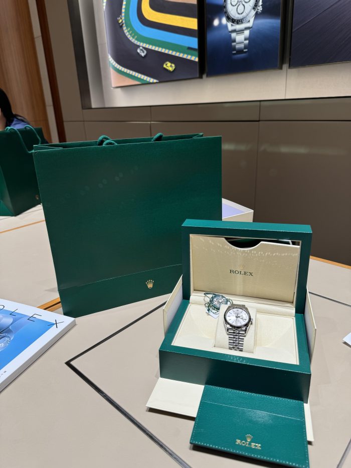 Rolex Day-Date 128239-0005 White Gold Silver Dial - 图片 3