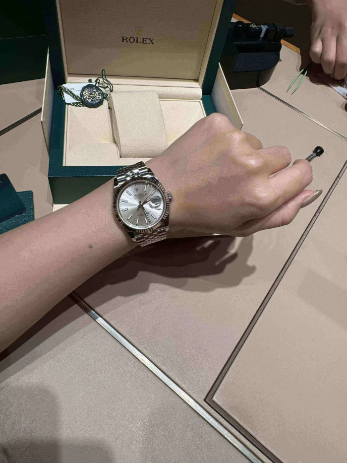 Rolex Day-Date 128239-0005 White Gold Silver Dial - 图片 4