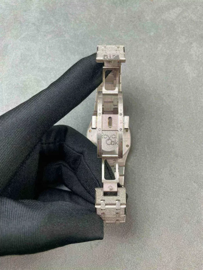 Audemars Piguet Oak Frosted Gold Quartz Black dial, 33mm, 18k White gold, 67653BC.GG.1263BC.02 - 图片 5