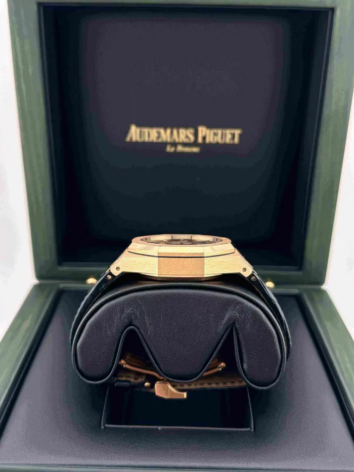 Audemars Piguet Royal Oak 26240OR.OO.D002CR.02 Selfwinding Chronograph Black Dial (2023) - 图片 4