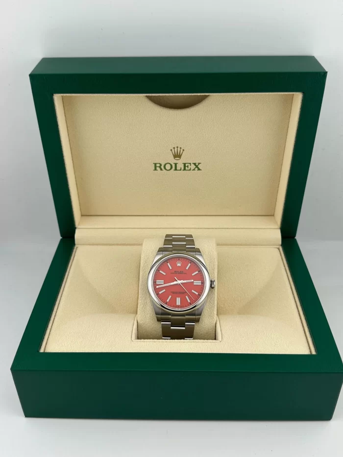 Rolex Oyster Perpetual 124300 Domed Bezel Red Dial - 图片 6
