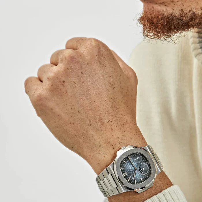 Patek Philippe Nautilus 5712/1A-001 Stainless Steel Blue Dial Moon Phases (2022) - 图片 2