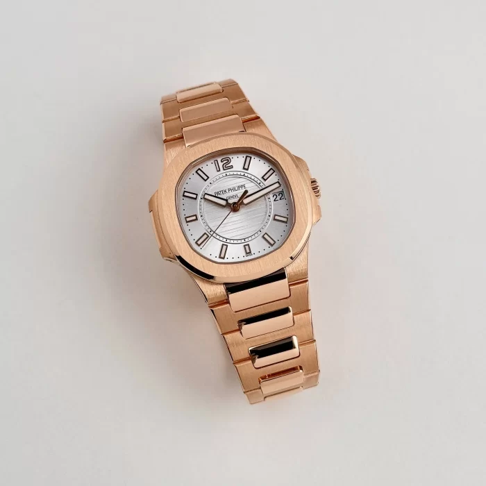 Patek Philippe Nautilus 7011/1R-001 Rose Gold Silver Dial - 图片 3