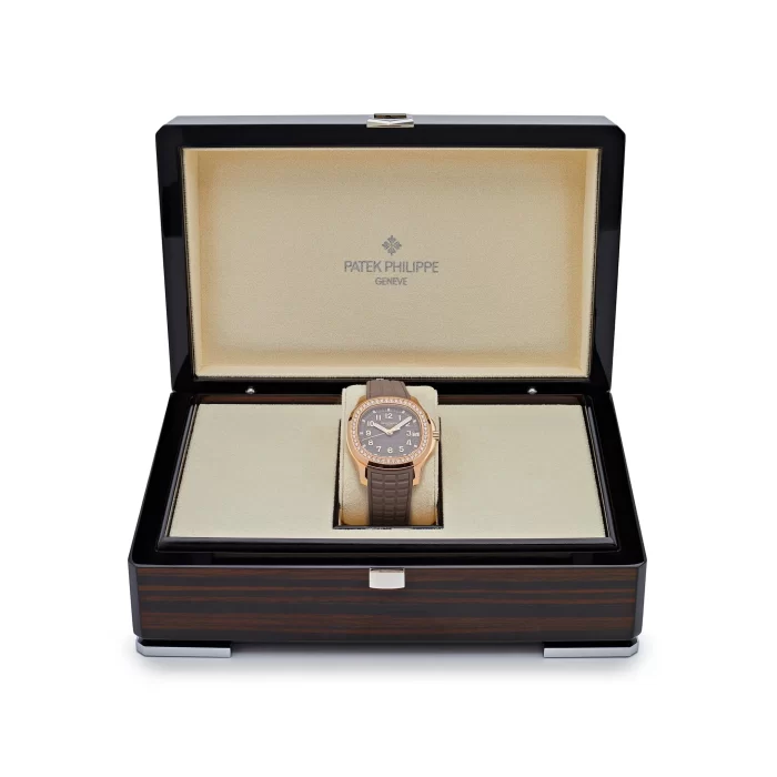 Patek Philippe Aquanaut 5268/200R-010 Rose Gold Taupe Brown Dial Diamond Bezel - 图片 5